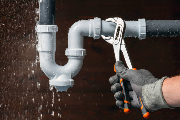 Professional Gas Line Repair technician working in Alleyton, TX